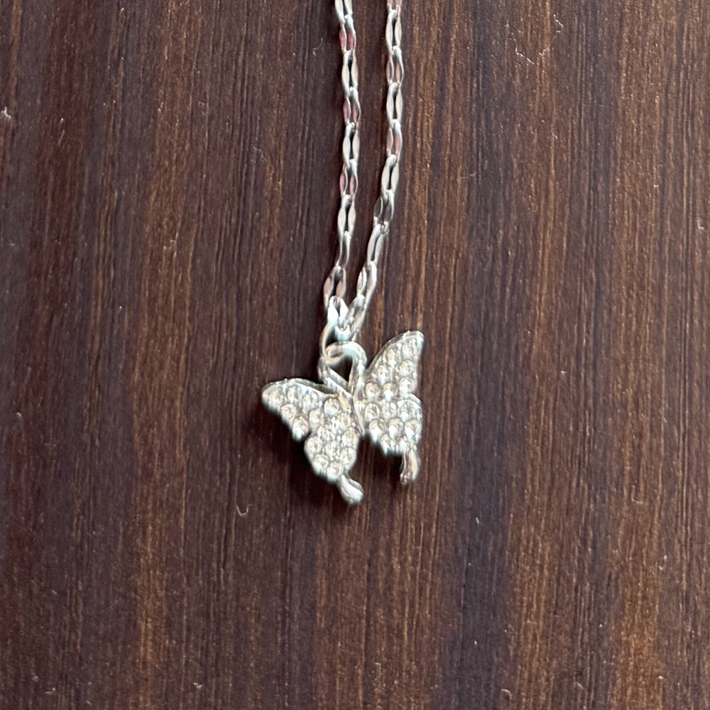 Elegant Silver Necklace